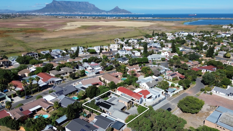 5 Bedroom Property for Sale in Flamingo Vlei Western Cape
